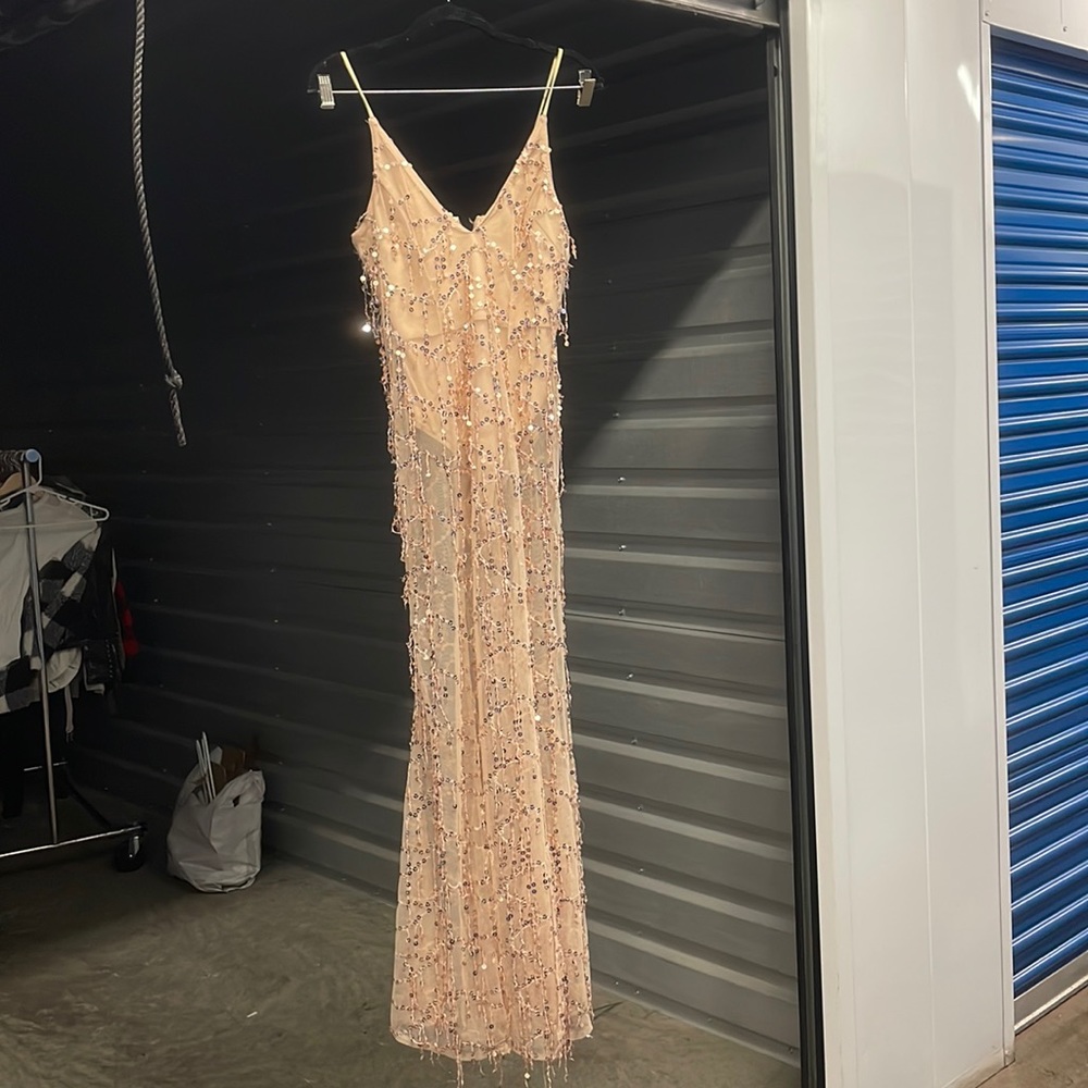Brand New w Tags 🏷️ Windsor High Middle Flap Slit Floor Length Formal Sequin